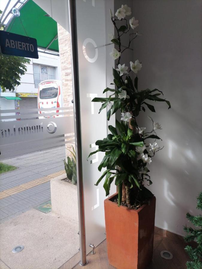 Hotel Media Luna Cúcuta Exterior foto